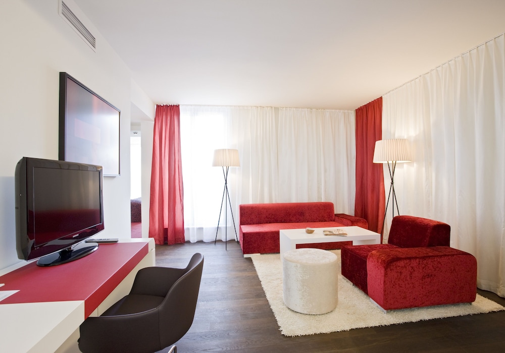 Senior Suite, 1 Queen Bed