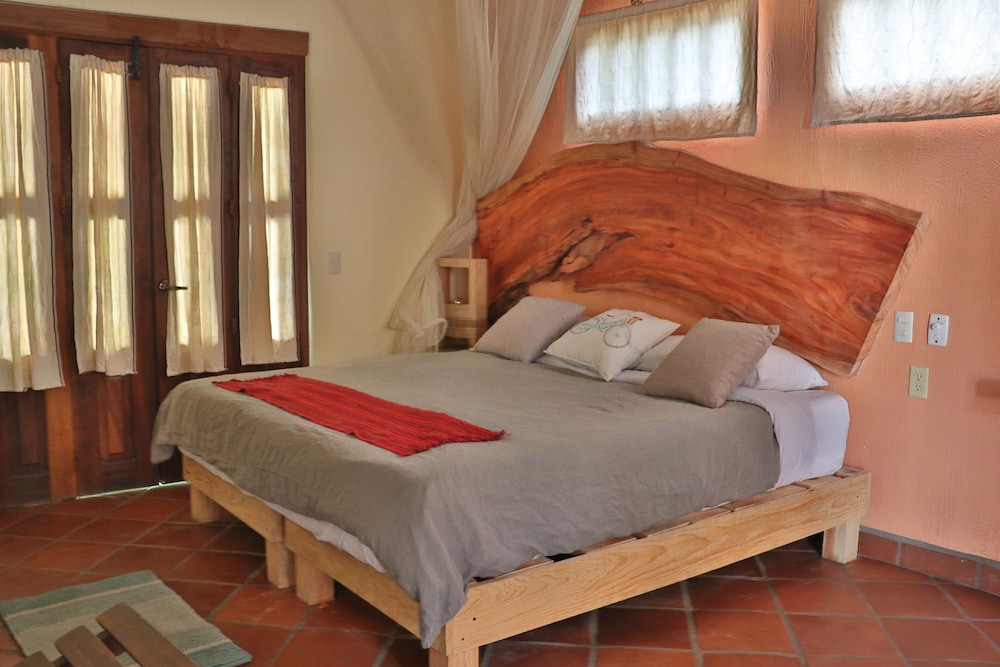 Triny Room