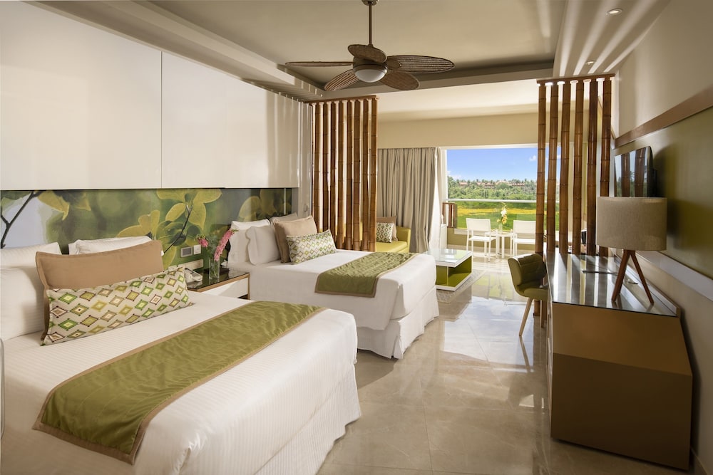 Preferred Club Jr. Partial Ocean View Dble Beds VIPConcierge incl.& Access to Breathless