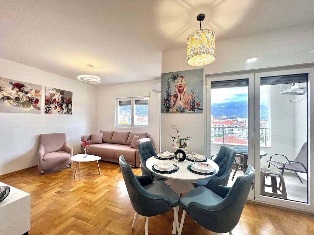 Superior Apartment, City View