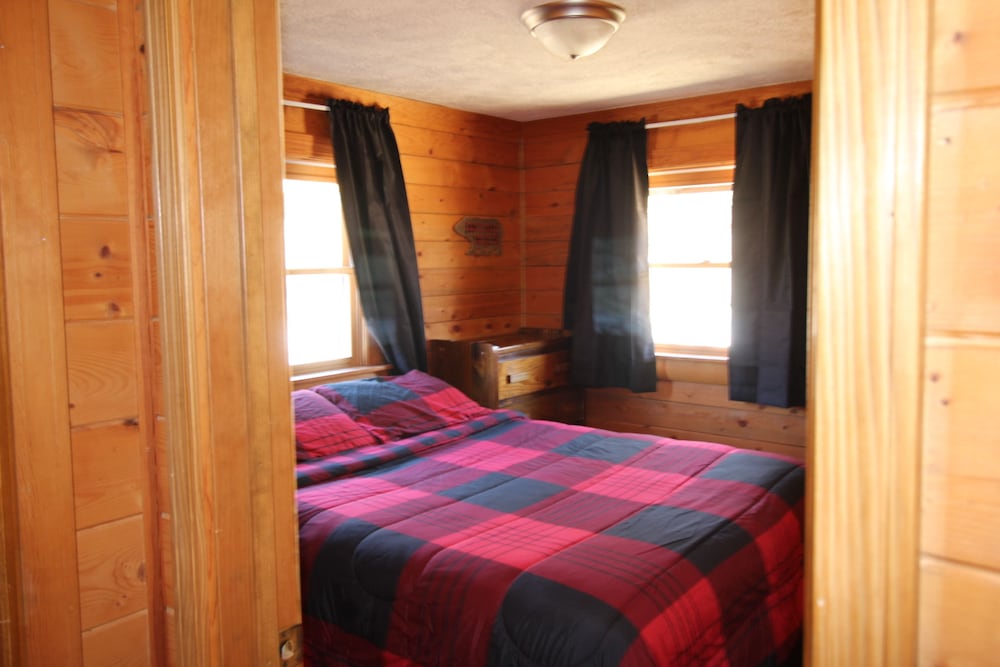 Deluxe Cabin, 1 Bedroom, Kitchenette, Lake View photo 1