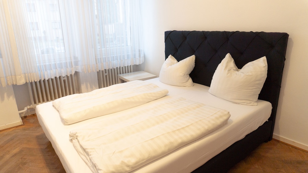 Comfort Double Room, Non Smoking, Private Bathroom photo 2