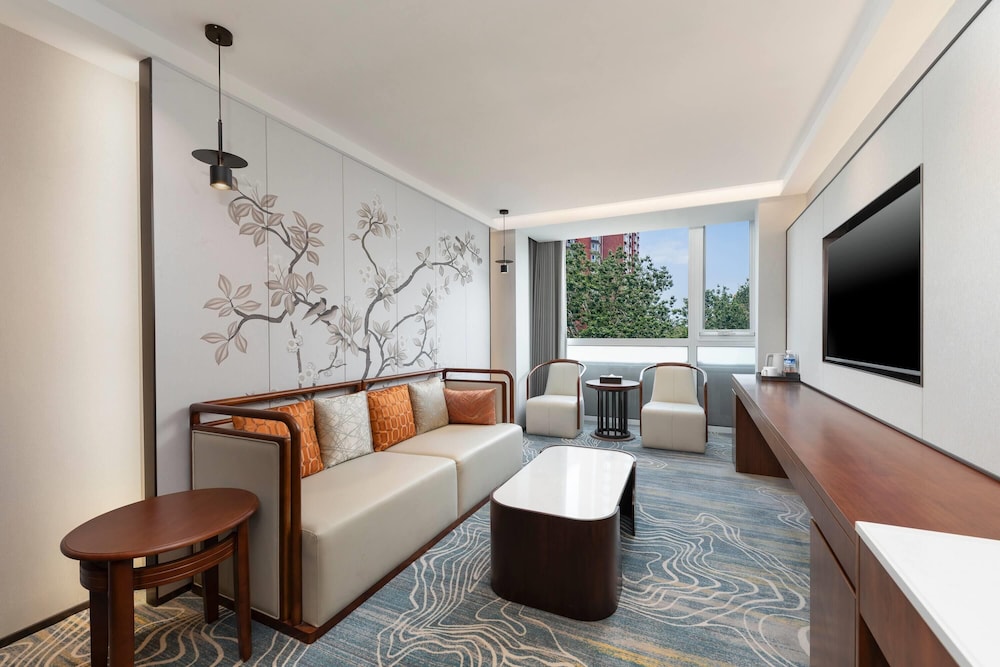 Suite, 1 King Bed, Non Smoking