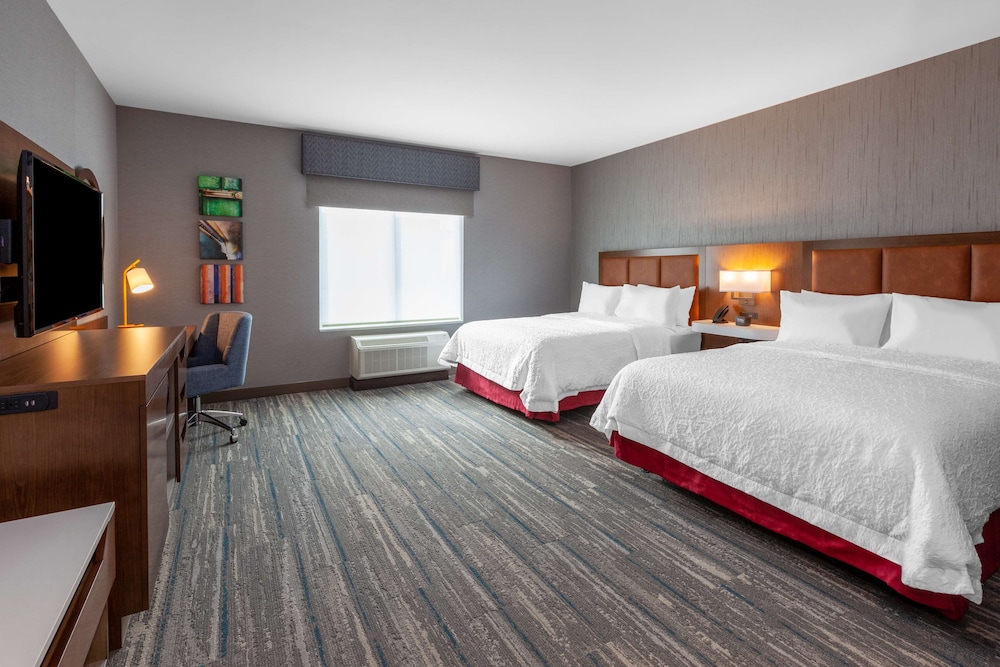 Room, 2 Queen Beds, Accessible, Bathtub - Photo 1