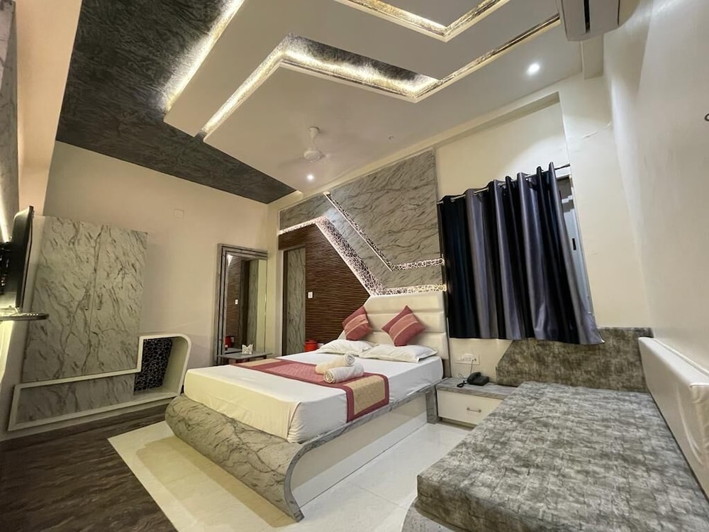 Deluxe Room - Photo 2