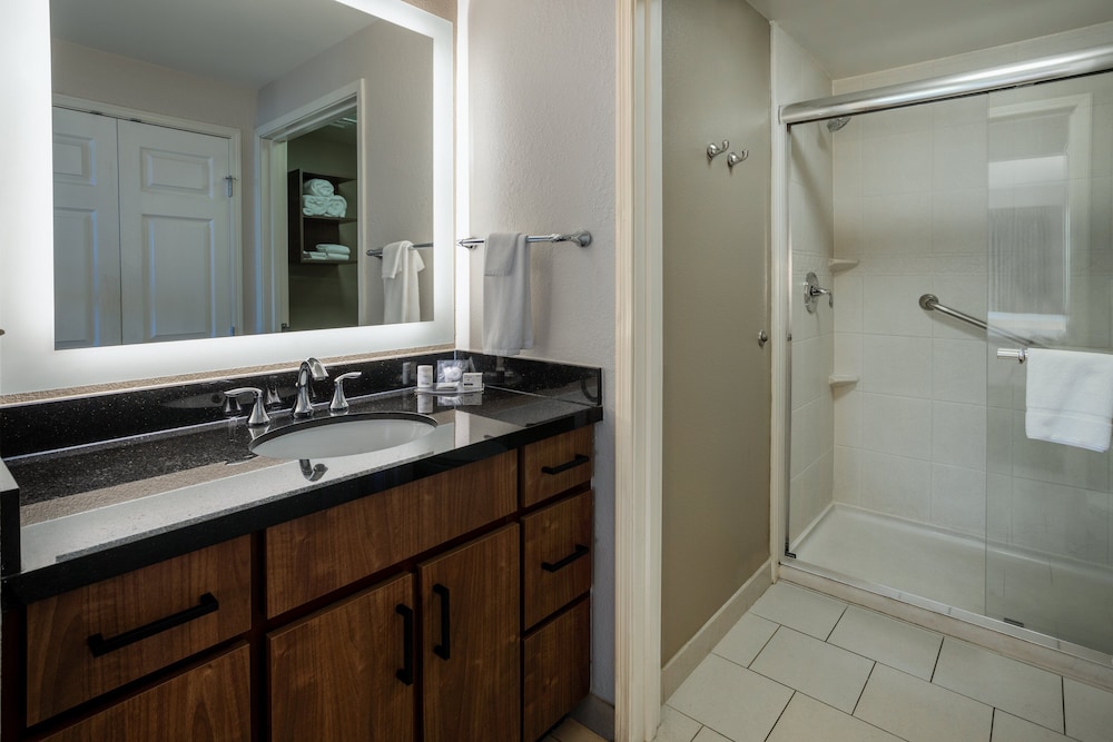Suite, 1 Bedroom, Kitchen (HEARING) - Photo 4