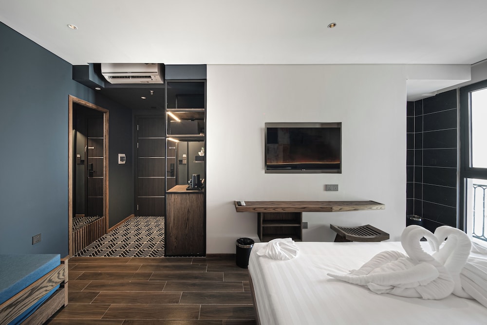 Deluxe Double Room, City View photo 3