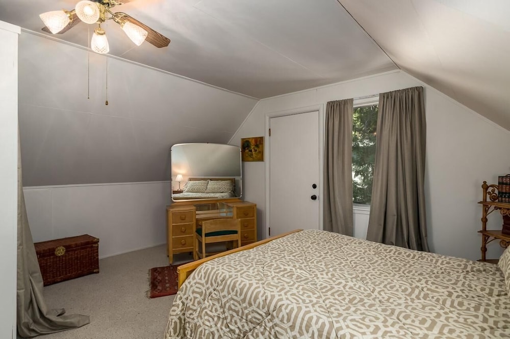 House, Multiple Beds (Hawk's Haven) photo 1