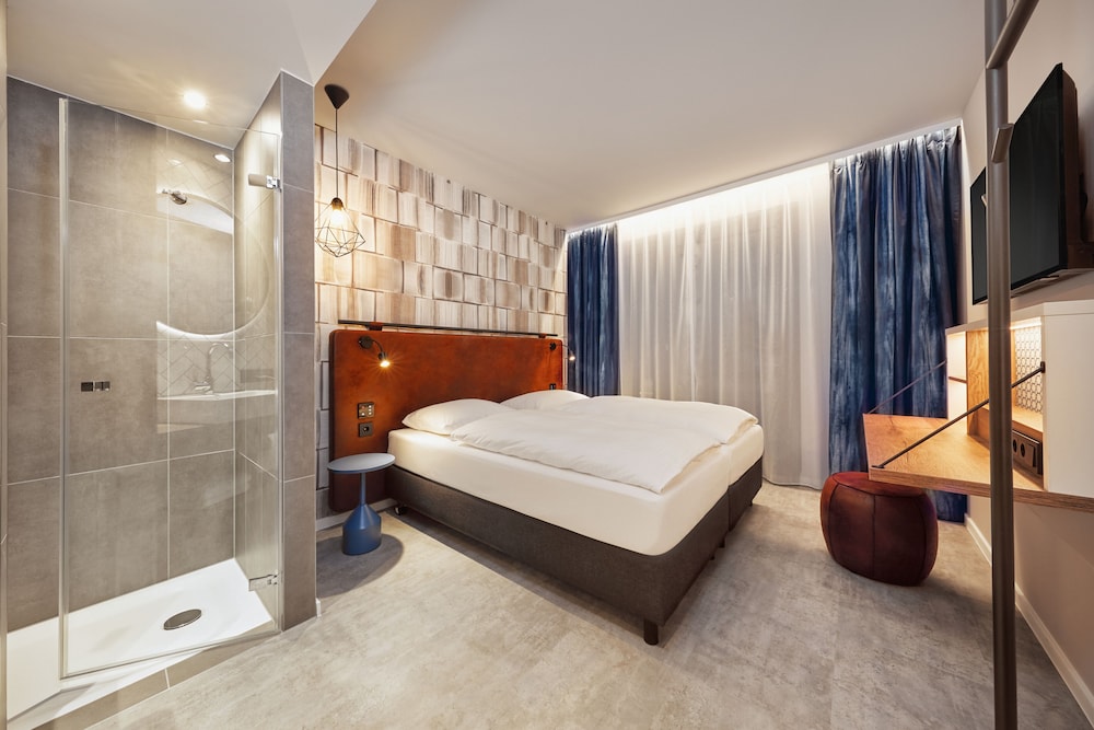 Comfort Double Room thumbnail 6