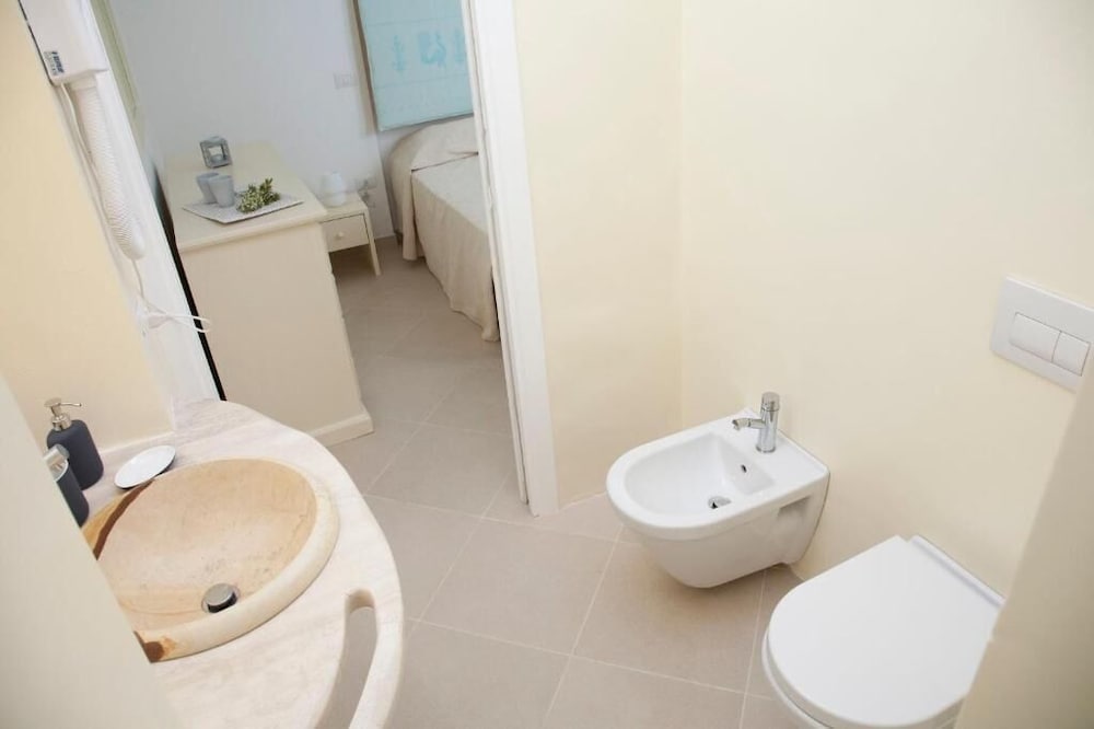 Basic Double Room photo 2