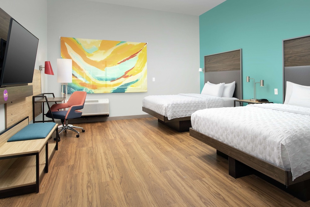 Room, 2 Queen Beds, Accessible (Hearing) - Photo 1