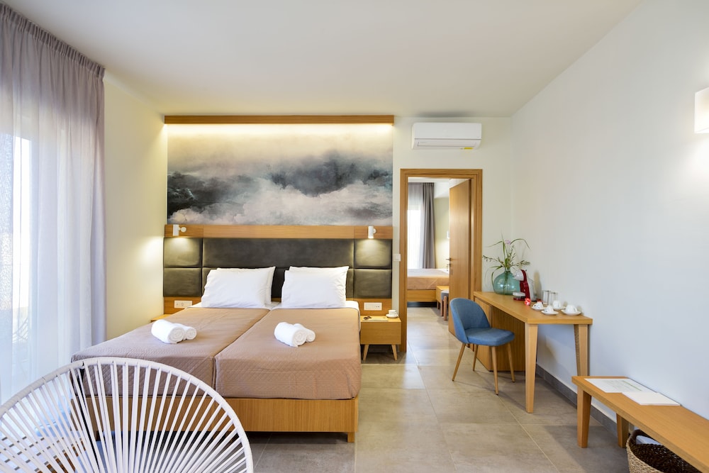 Two Bedroom Suite with Balcony - Photo 1