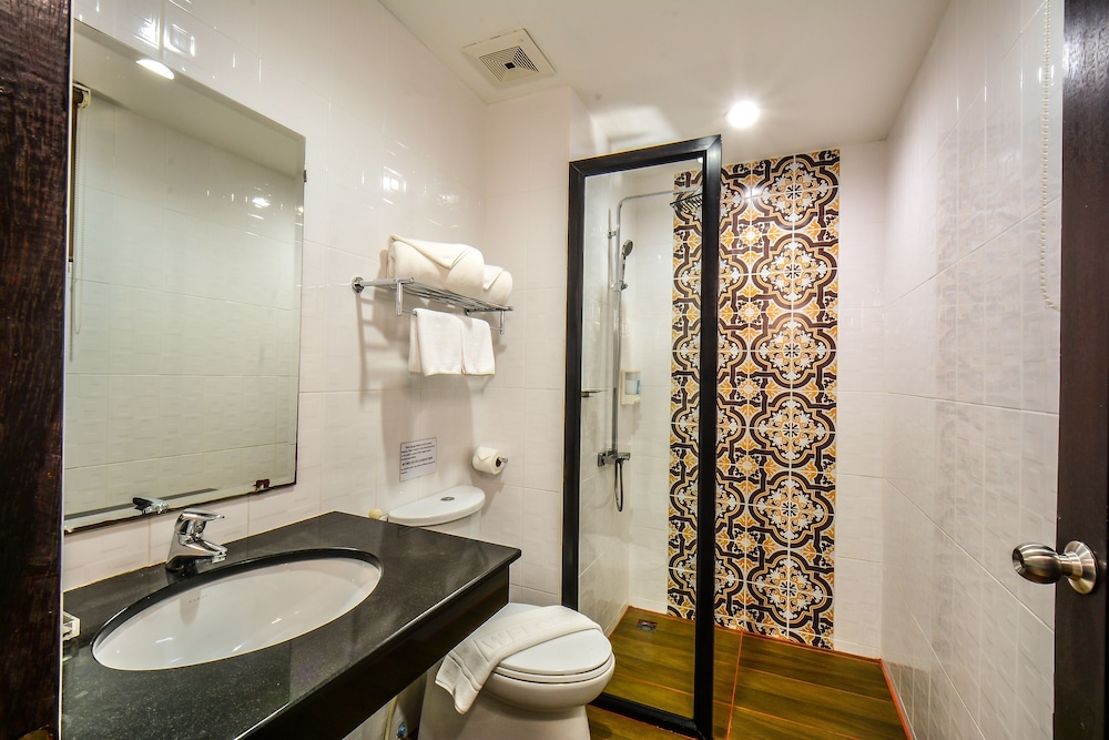 Deluxe Triple Room photo 2