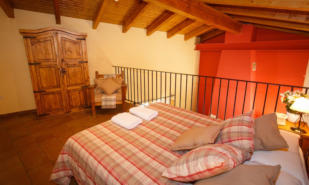 Classic House, 1 Double Bed, Smoking, City View (Fragua) photo 2