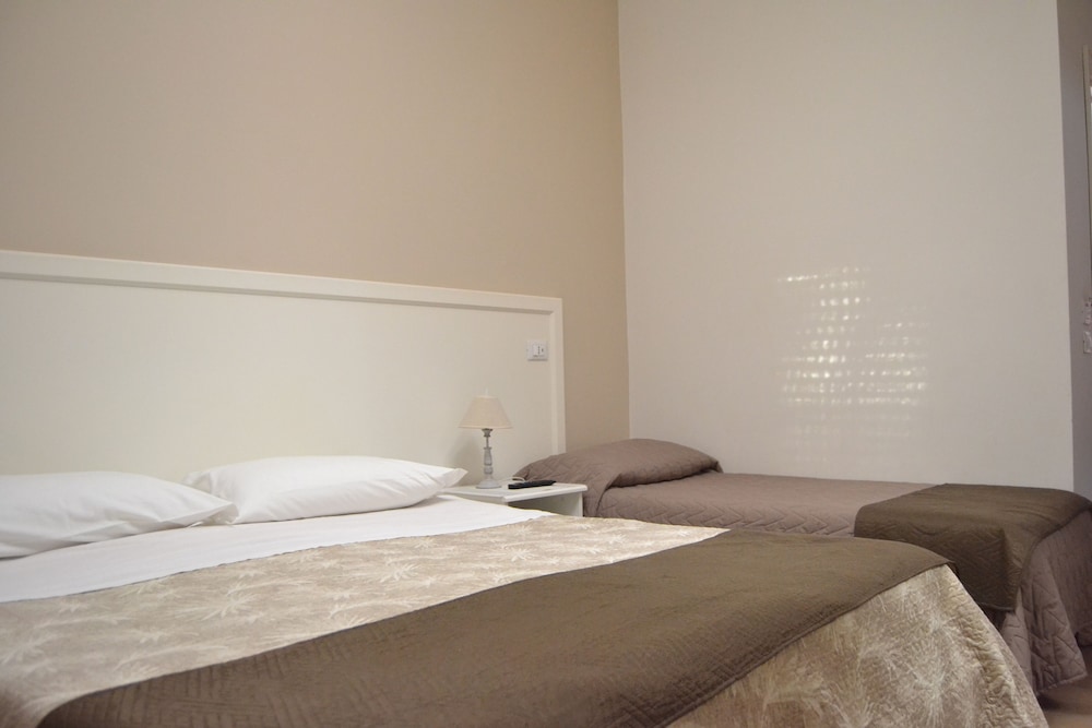Deluxe Triple Room, Patio