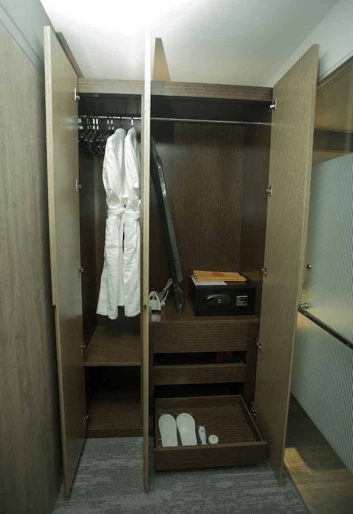 Deluxe Room, 1 Bedroom, Non Smoking, City View