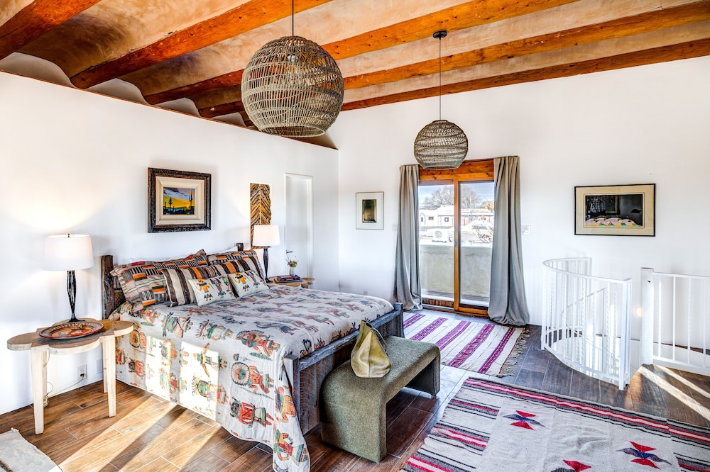 Design Loft, 2 Bedrooms, Balcony, City View photo 2