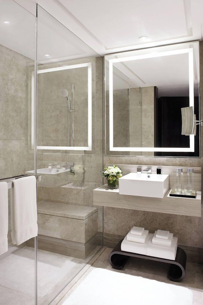 Premier Room, 1 King Bed