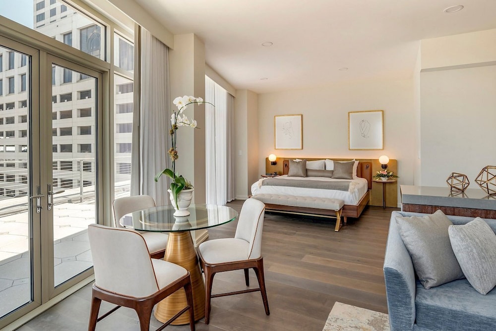 Riverbend Suite photo 1