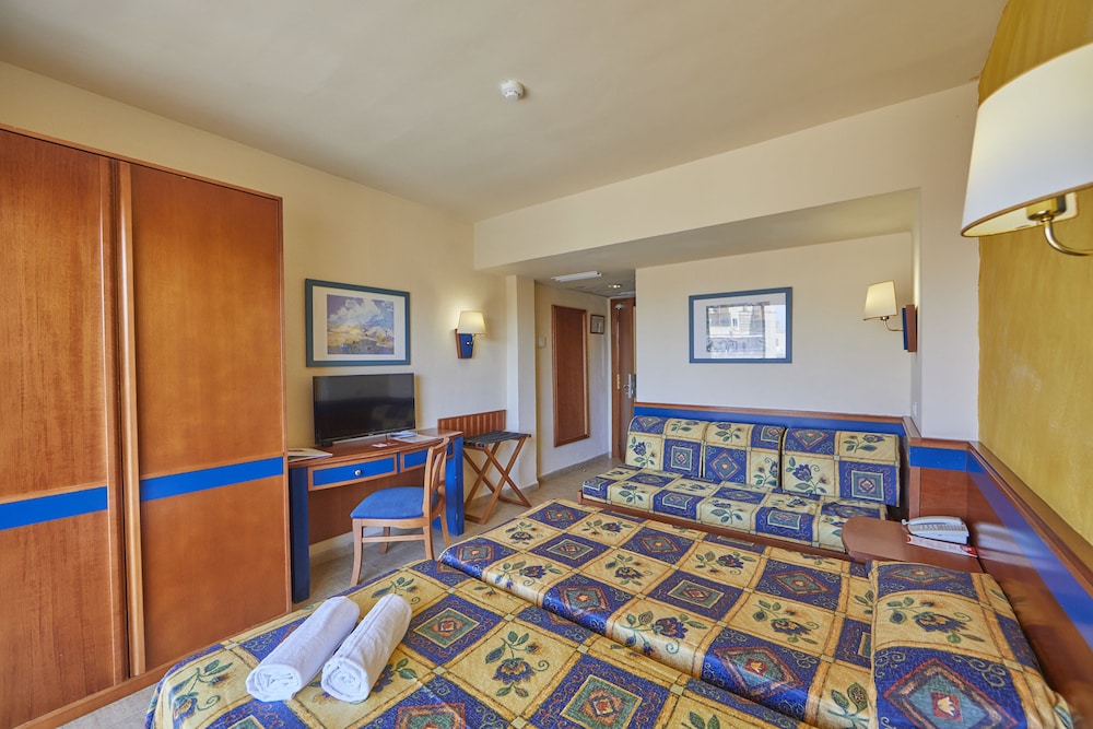 Standard Double Room (2 Adults + 1 child)