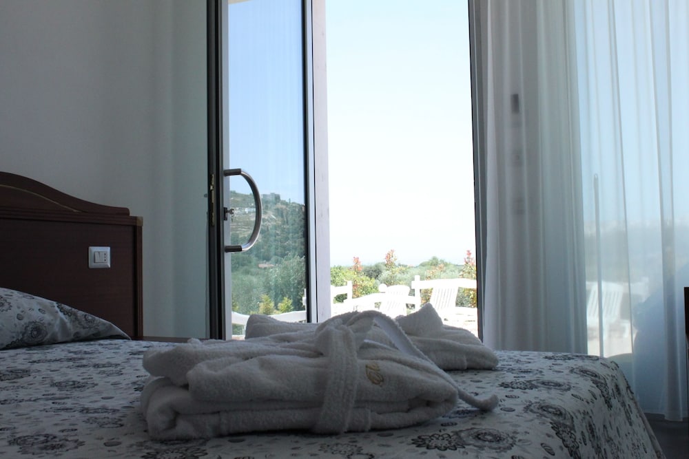 Deluxe Suite photo 2