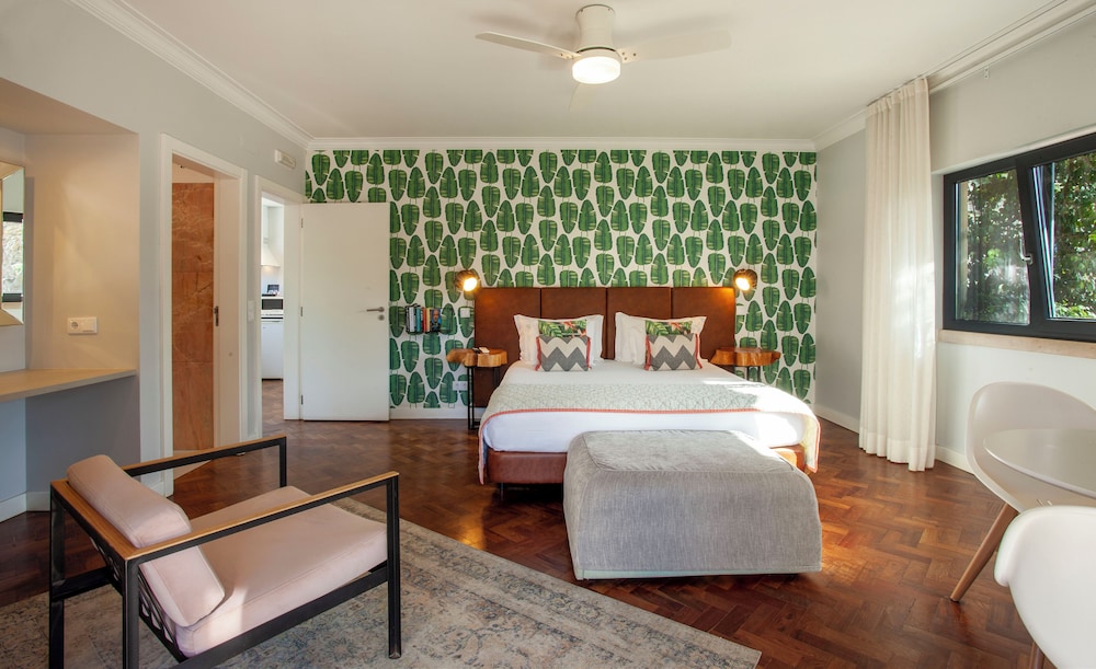 Suite with Balcony and Kitchenette photo 2