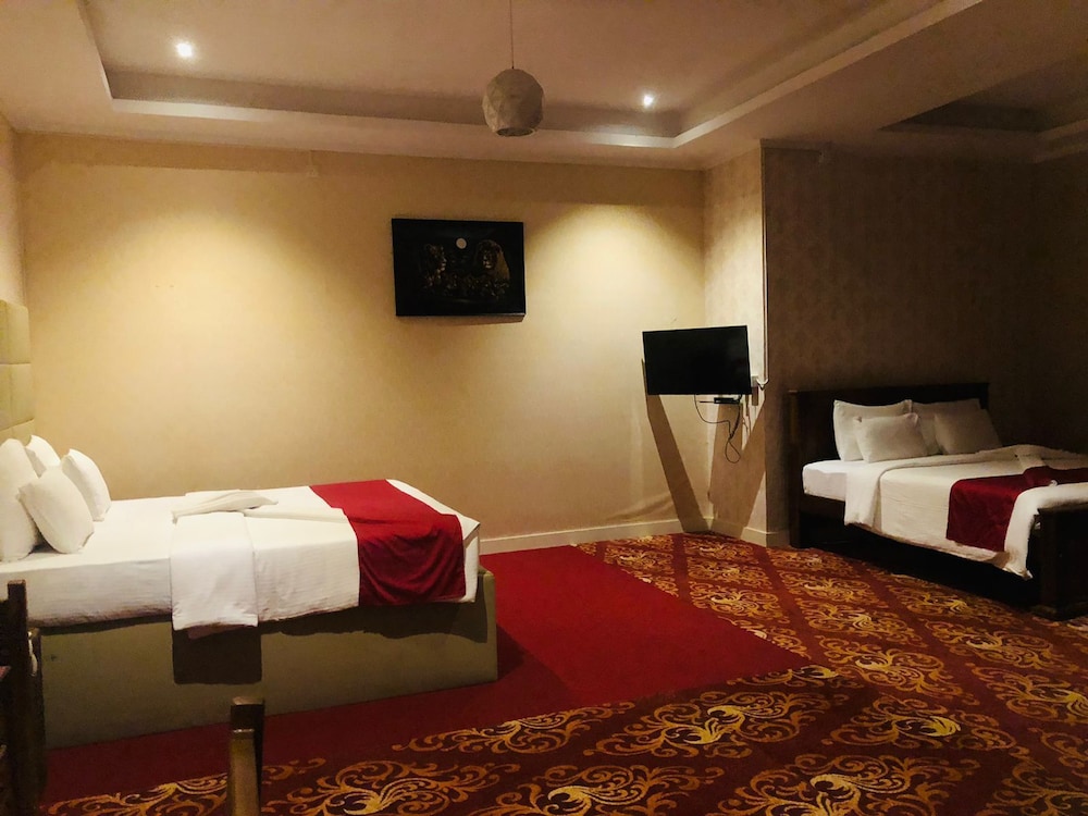 Deluxe Quadruple Room