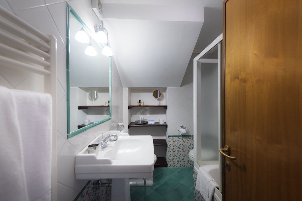 Superior Room (Split level - Annex building) - Photo 13
