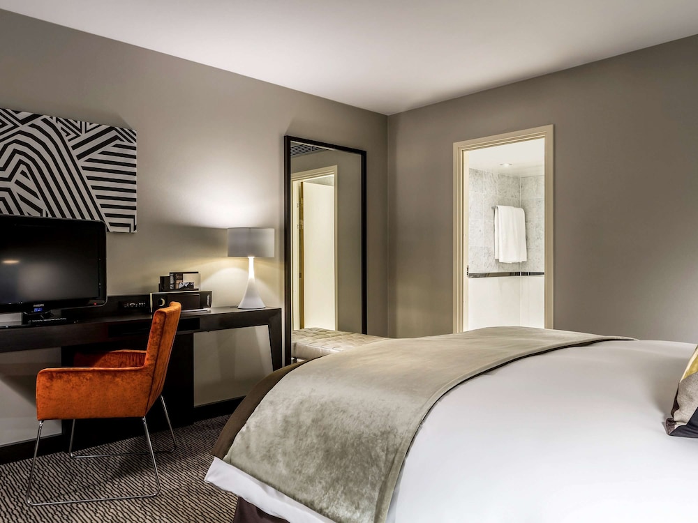 Suite, 1 King Bed (Pilsudski Square View) photo 2