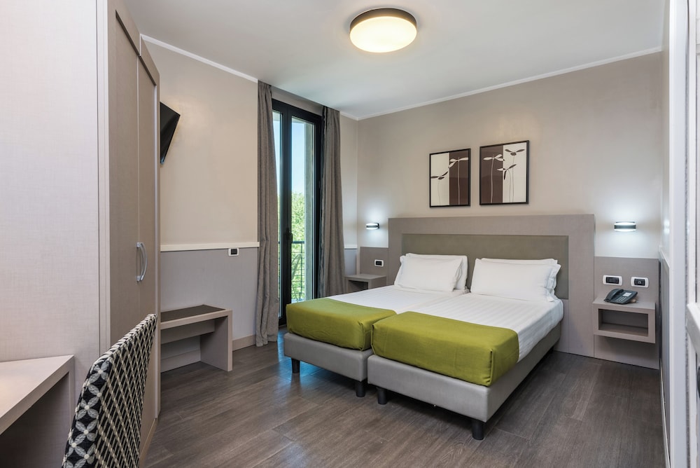 Standard Twin Room photo 1