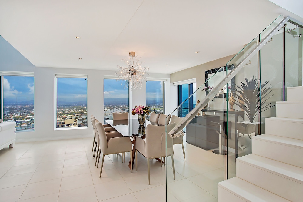 4 Bedroom Sub Penthouse photo 2