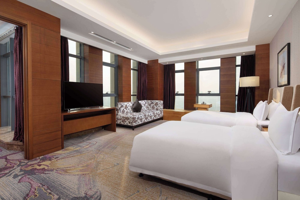 Family Suite, Multiple Beds, Non Smoking photo 1