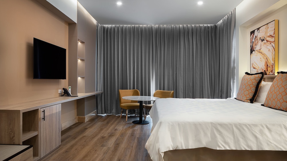 Suite, 1 King Bed, Club Lounge Access