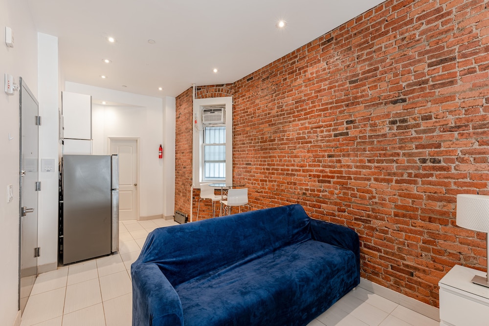 Apartment photo 2