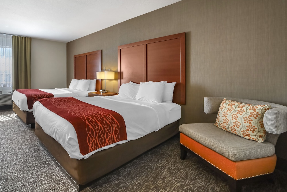 Standard Room, 2 Queen Beds, Non Smoking - Photo 5