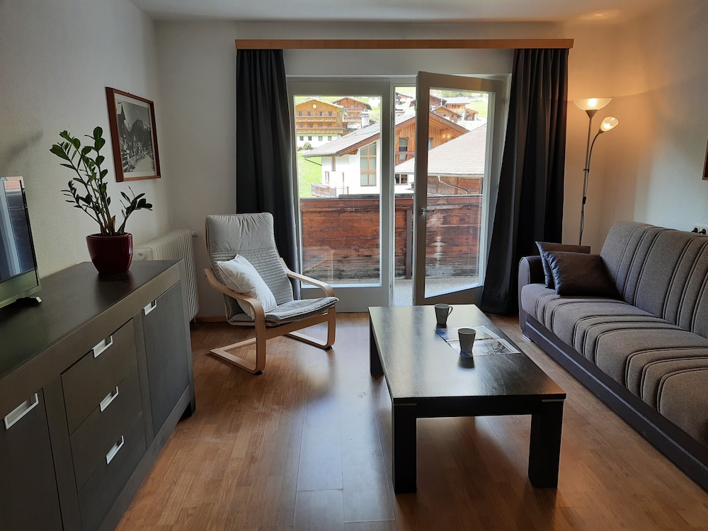 Comfort Apartment, 2 Bedrooms, Balcony, Mountain View photo 3
