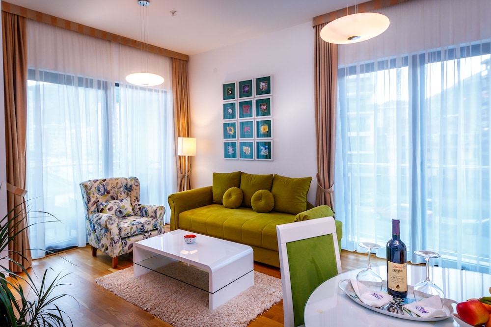 Superior Apartment, 2 Bedrooms, Non Smoking, Refrigerator & Microwave