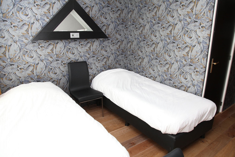 Standard Double Room, 2 Twin Beds photo 1