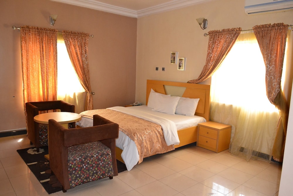 Double Room (World Traveler II)