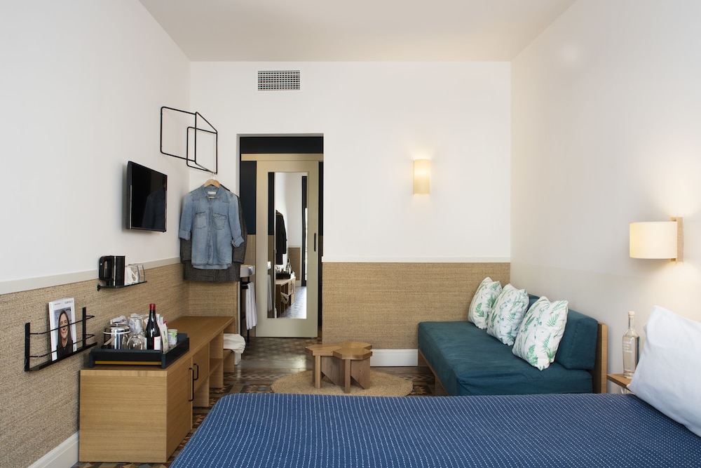 Deluxe Triple Room photo 3