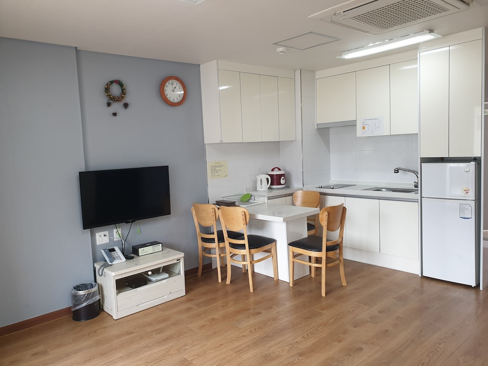 Family Room B (KRW10,000 surcharge for extra bedding) photo 3