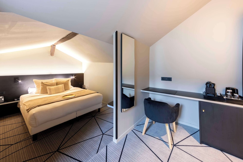 Suite, 1 King Bed, Non Smoking