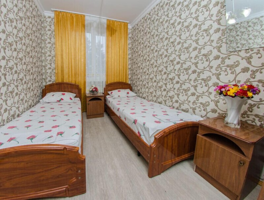 Economy Twin Room, Shared Bathroom