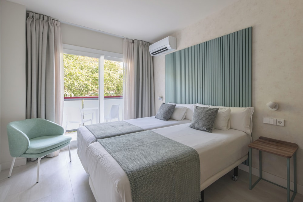 Habitación Doble, Balcón, Vista a la Piscina