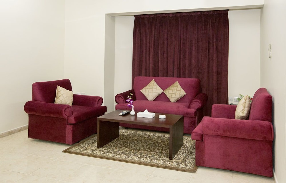 Suite - Photo 9