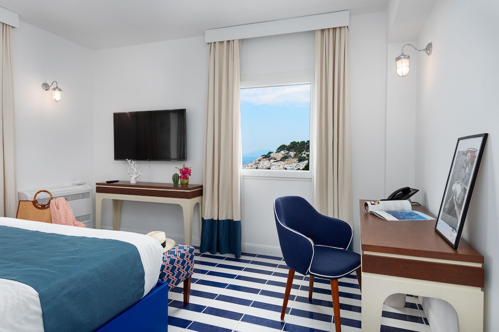 Grand Studio Suite, Terrace, Sea View - Photo 1