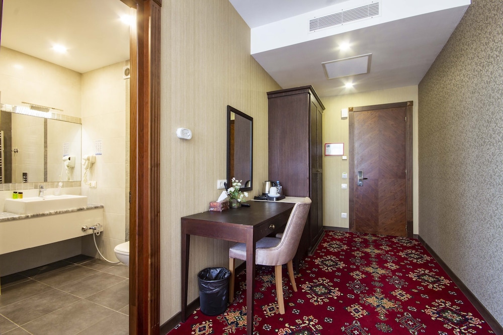 Comfort Double or Twin Room, City View photo 2