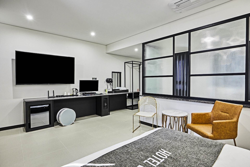 Standard Double Room - Photo 5