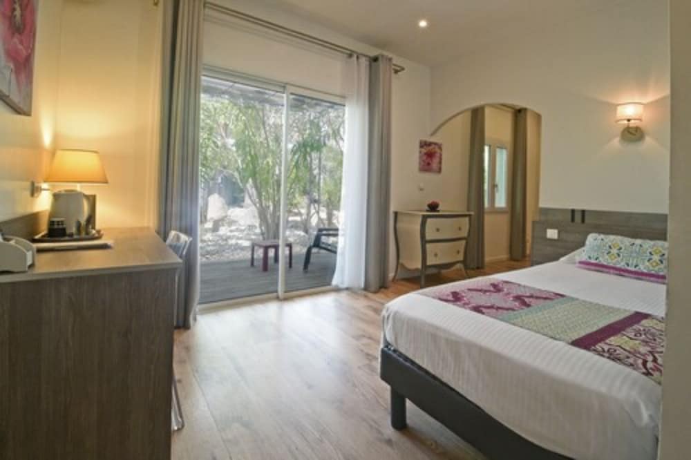 Superior Triple Room, Terrace - Photo 3