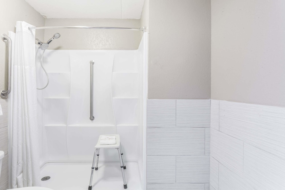 Room, Accessible - Photo 4